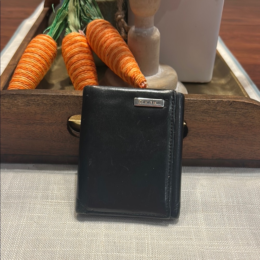 💥2/$10 
Calvin Klein Mens Black Leather trifold slim Wallet